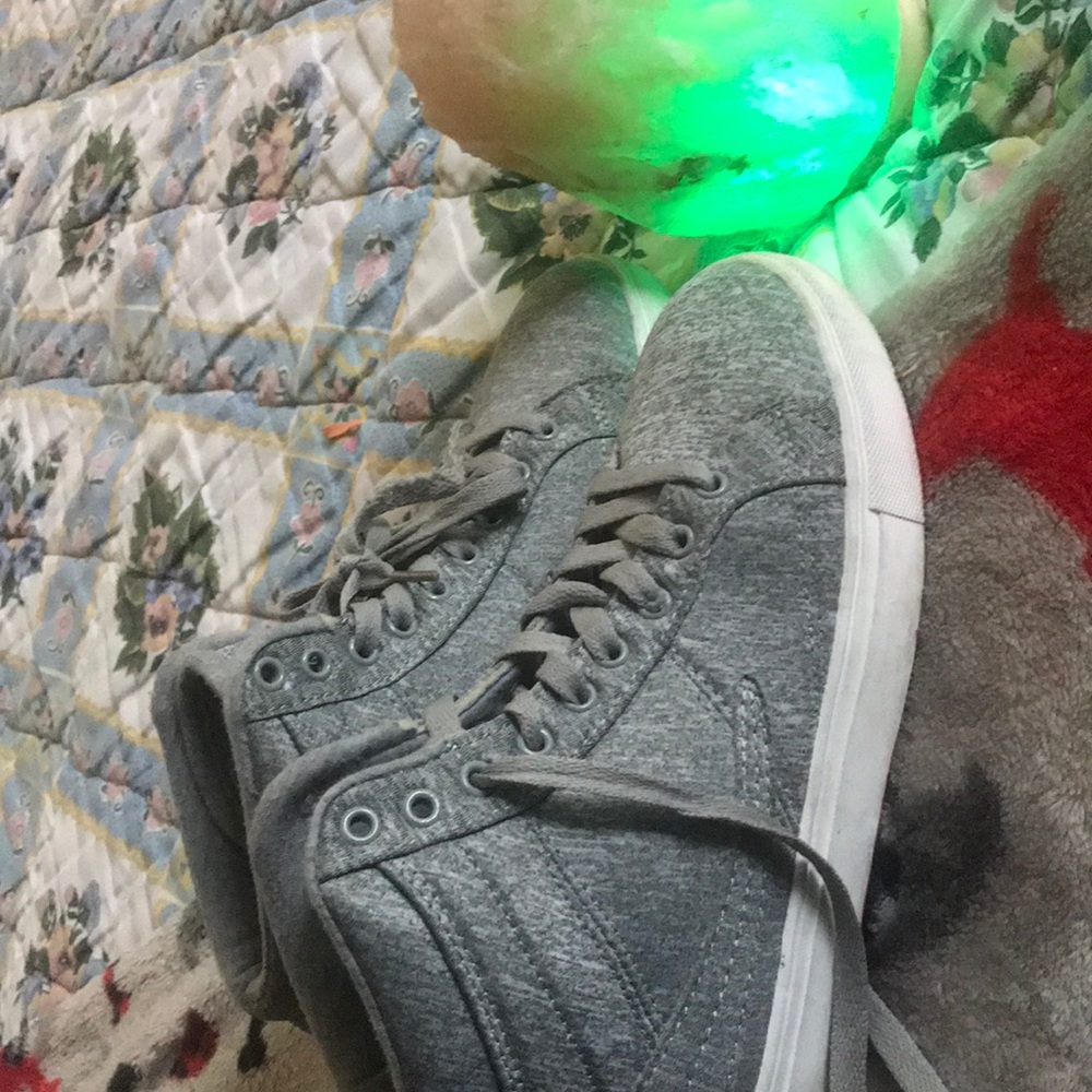 Gray shoes. I’m honest about the prices.